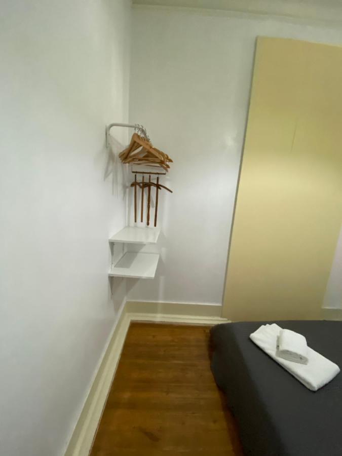 Relax Chiado 3 - Cute Little Double Room With Shared Bathroom Лиссабон Экстерьер фото